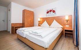 G&L Hotel